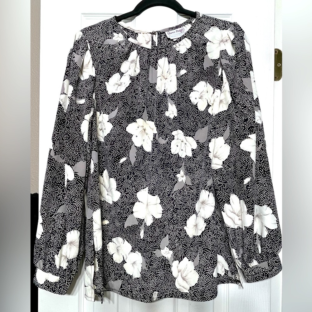 Vintage Three Flaggs long sleeve blouse